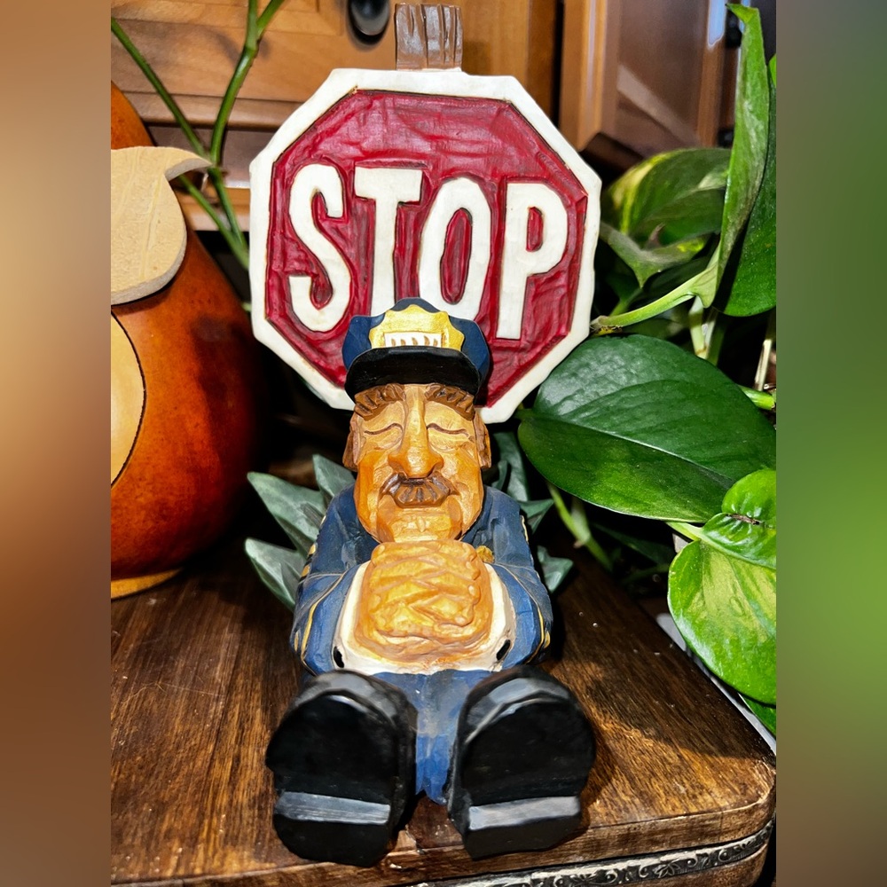 DAVID FRYKMAN Vintage Portfolio Figure The Patrolman Napping Policeman Figurine